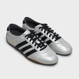 NEW Adidas TOKYO DECON Metallic Silver and Black Sneakers Women Size 9 Runs Big